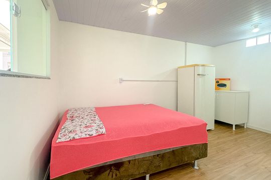 Quarto de kitnet/studio para alugar com 1 quarto, 18m² em Jardim Cidade de Florianopolis, São José