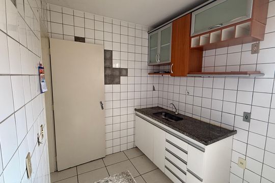 Cozinha de apartamento para alugar com 2 quartos, 50m² em Condominio Santa Rita, Goiânia