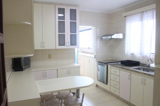 Cozinha de apartamento à venda com 3 quartos, 114m² em Santa Maria, São Caetano do Sul