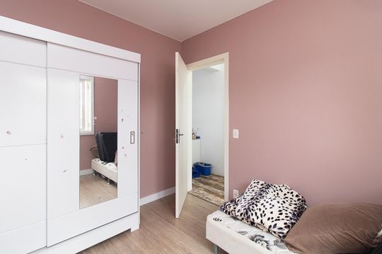 Quarto 2 de casa à venda com 2 quartos, 145m² em Espírito Santo, Porto Alegre