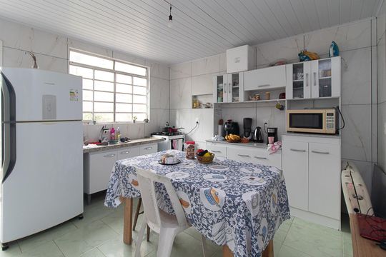 Cozinha de casa à venda com 2 quartos, 145m² em Espírito Santo, Porto Alegre