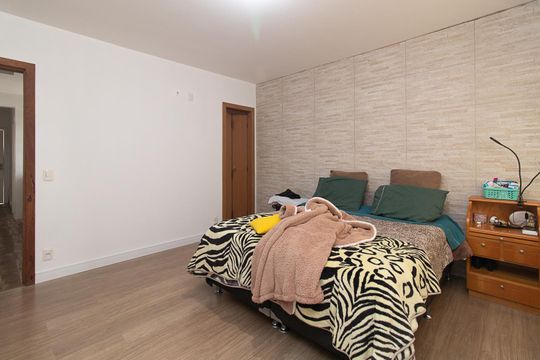 Quarto 1 de casa à venda com 2 quartos, 145m² em Espírito Santo, Porto Alegre