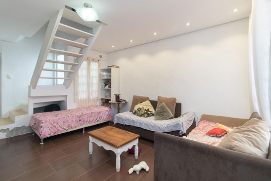 Sala de casa à venda com 2 quartos, 145m² em Espírito Santo, Porto Alegre
