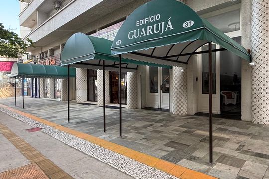 Fachada de apartamento para alugar com 2 quartos, 90m² em Barra Funda, Guarujá