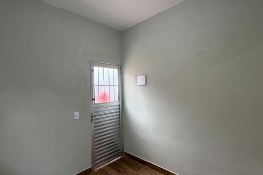 Sala de casa para alugar com 1 quarto, 60m² em Morro Santa Maria, Santos