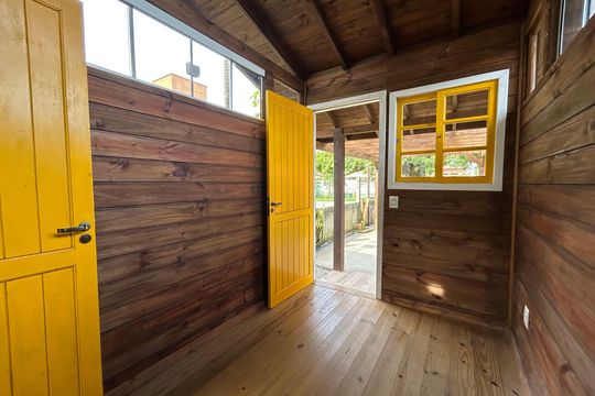 Sala  de casa para alugar com 2 quartos, 70m² em Campeche, Florianópolis