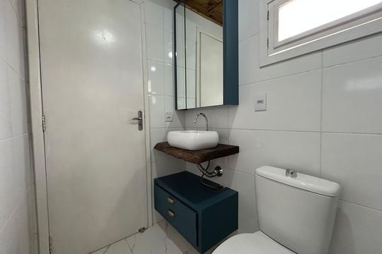 Banheiro  de casa para alugar com 2 quartos, 70m² em Campeche, Florianópolis