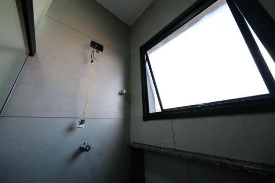 Banheiro de casa para alugar com 2 quartos, 85m² em Vila Buenos Aires, São Paulo