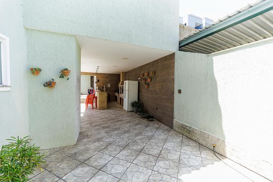Quintal de casa para alugar com 6 quartos, 406m² em Campo Grande, Rio de Janeiro