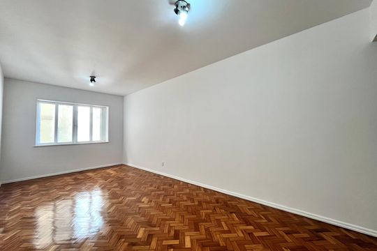 Sala  de apartamento à venda com 2 quartos, 85m² em Copacabana, Rio de Janeiro