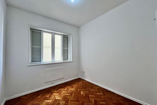 Quarto 1 de apartamento à venda com 2 quartos, 85m² em Copacabana, Rio de Janeiro