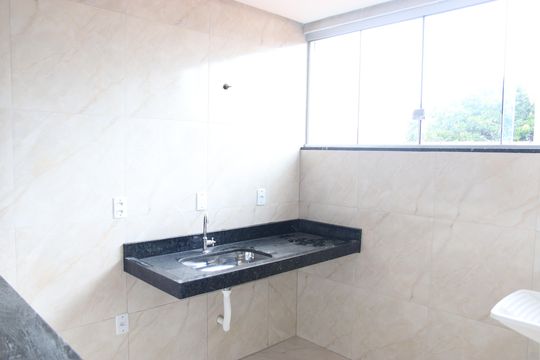 Sala e Cozinha de kitnet/studio para alugar com 1 quarto, 50m² em Setor Goiânia 2, Goiânia