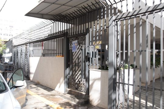 Fachada de kitnet/studio para alugar com 1 quarto, 50m² em Setor Goiânia 2, Goiânia