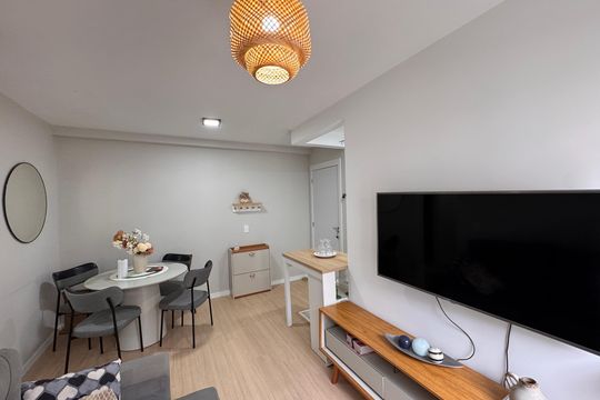 Sala de apartamento para alugar com 2 quartos, 55m² em Recreio dos Bandeirantes, Rio de Janeiro