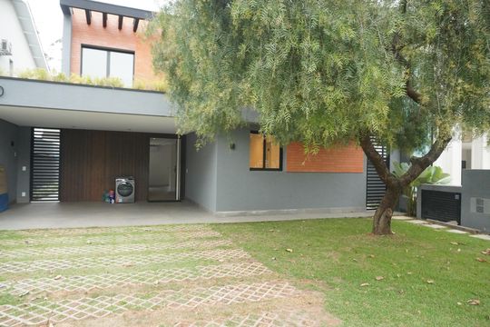 Casa de Condomínio à venda com 2 quartos, 317m² em Residencial Quatro (alphaville), Santana de Parnaíba