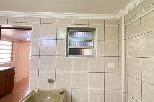 Garagem de casa para alugar com 3 quartos, 142m² em Vila Quitauna, Osasco