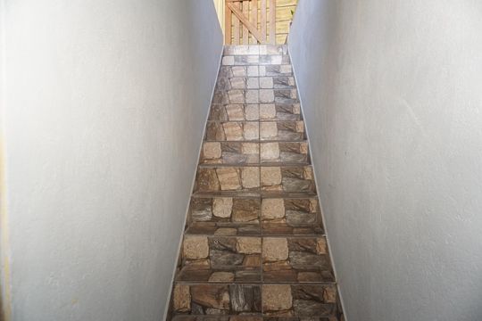 Escada de casa para alugar com 2 quartos, 60m² em Jardim Soraia, Embu das Artes