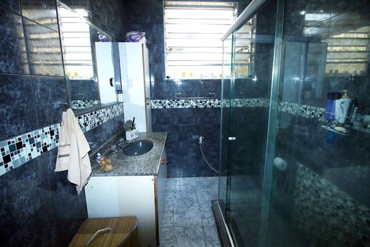 Banheiro Social de casa à venda com 4 quartos, 317m² em Irajá, Rio de Janeiro
