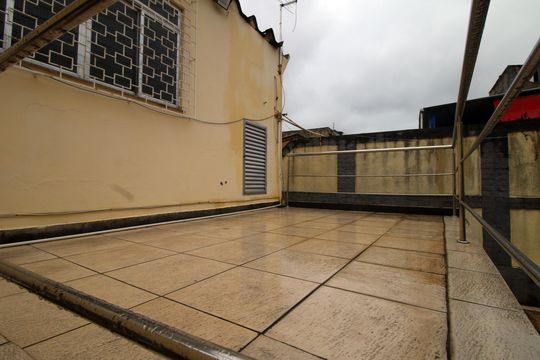 Varanda fundos de casa à venda com 4 quartos, 317m² em Irajá, Rio de Janeiro