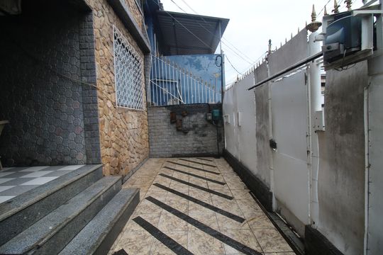 Quintal Frente de casa à venda com 4 quartos, 317m² em Irajá, Rio de Janeiro