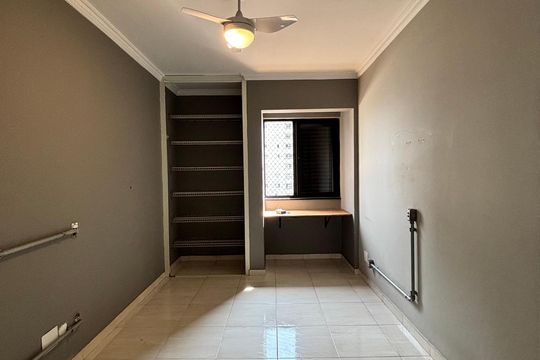 Quarto de apartamento para alugar com 2 quartos, 143m² em Alphaville Industrial, Barueri