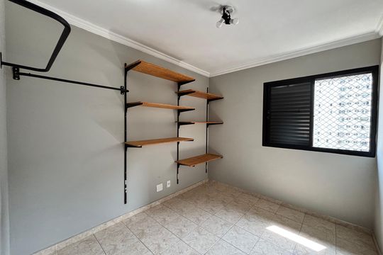 Quarto  de apartamento para alugar com 2 quartos, 143m² em Alphaville Industrial, Barueri