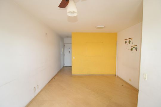 Sala de apartamento à venda com 3 quartos, 65m² em Vila Carbone, São Paulo