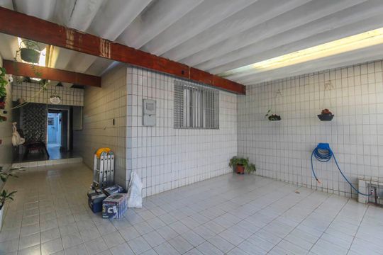 Garagem de casa à venda com 2 quartos, 140m² em Vila Alpina, São Paulo