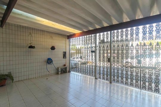 Garagem de casa à venda com 2 quartos, 140m² em Vila Alpina, São Paulo