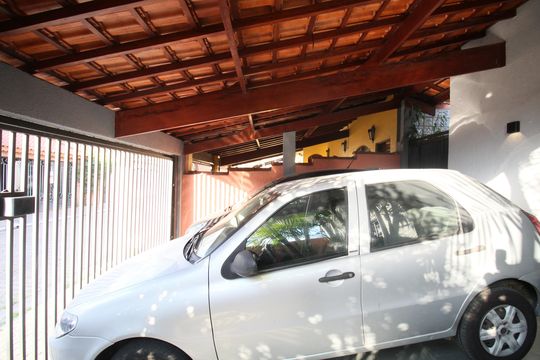 Garagem de casa à venda com 3 quartos, 170m² em Vila Ernesto, São Paulo