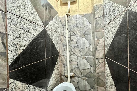 Banheiro de kitnet/studio para alugar com 1 quarto, 25m² em São Judas, São Paulo