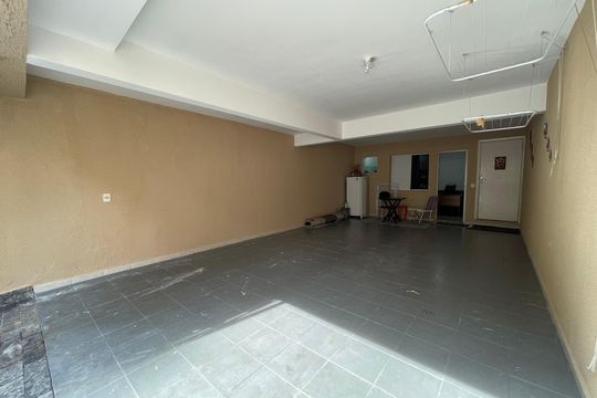 Garagem de casa à venda com 3 quartos, 250m² em Jardim Olympia, São Paulo
