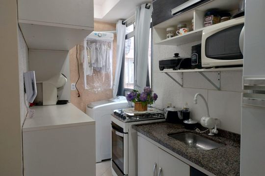 Cozinha de apartamento à venda com 2 quartos, 40m² em Vila Tibiriçá, Santo André