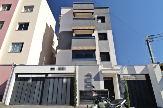 Fachada de apartamento para alugar com 1 quarto, 25m² em Santa Mônica, Uberlândia