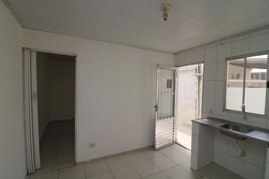Cozinha de casa para alugar com 1 quarto, 50m² em Chácara Mafalda, São Paulo
