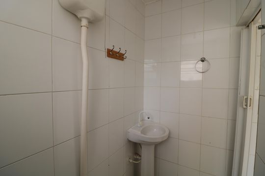 Banheiro de casa para alugar com 1 quarto, 50m² em Chácara Mafalda, São Paulo
