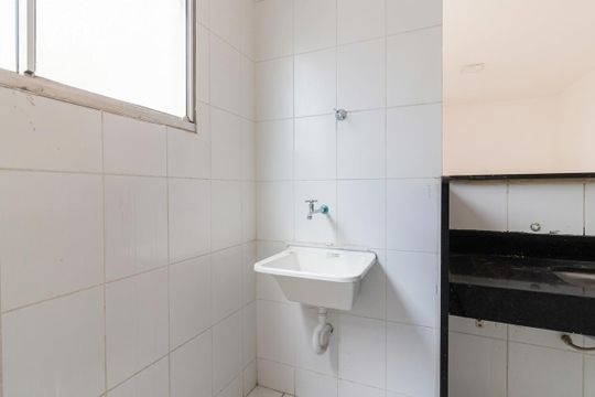 Cozinha/Área de Serviço de apartamento para alugar com 2 quartos, 45m² em Centro, Contagem