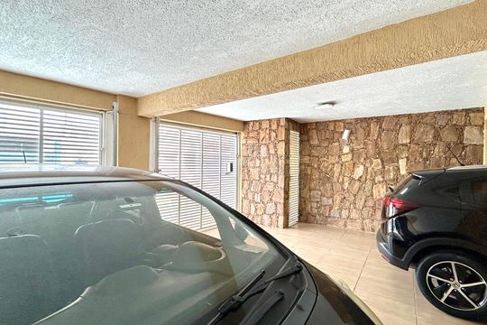 Garagem de casa à venda com 4 quartos, 200m² em Jardim Eusonia, Guarulhos