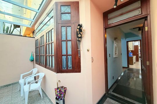 Garagem de casa à venda com 5 quartos, 244m² em Campo Belo, São Paulo