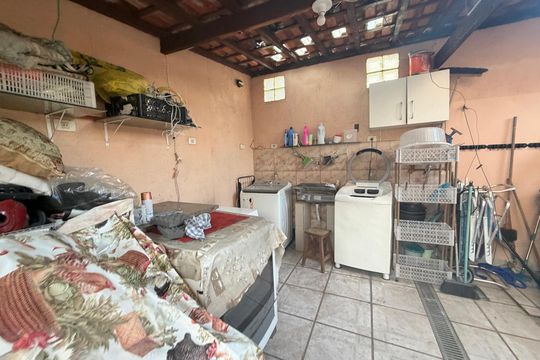 Lavanderia de casa à venda com 5 quartos, 244m² em Campo Belo, São Paulo