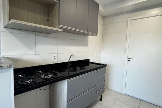 Apartamento à venda com 2 quartos, 34m² em Vila Carmosina, São Paulo