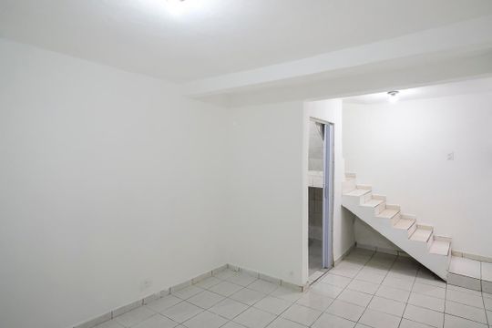 Casa para alugar com 2 quartos, 70m² em Vila Vivaldi, São Bernardo do Campo