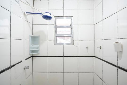 Banheiro da suíte de casa para alugar com 2 quartos, 70m² em Vila Vivaldi, São Bernardo do Campo