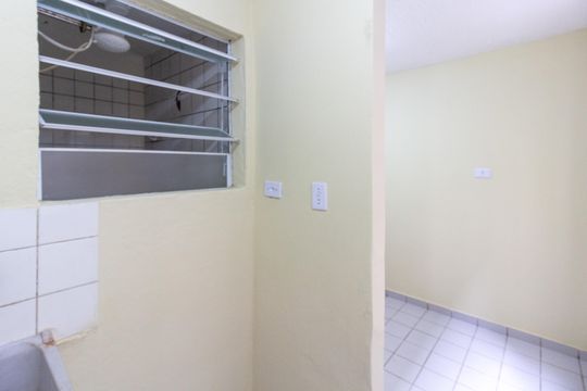 Área de Serviço de apartamento para alugar com 2 quartos, 45m² em Parque Maria Helena, Guarulhos