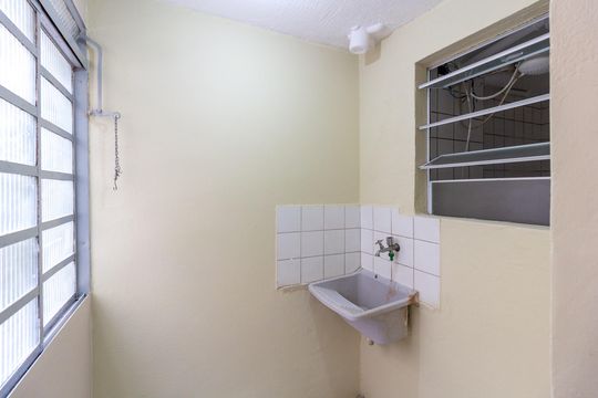 Área de Serviço de apartamento para alugar com 2 quartos, 45m² em Parque Maria Helena, Guarulhos