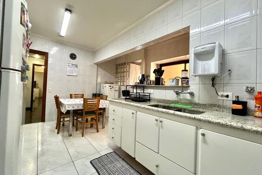 Cozinha de apartamento à venda com 4 quartos, 143m² em Vila Mascote, São Paulo