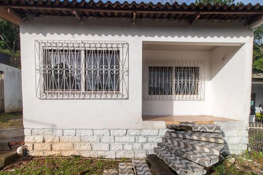 Entrada de casa para alugar com 2 quartos, 60m² em Campo Novo, Porto Alegre