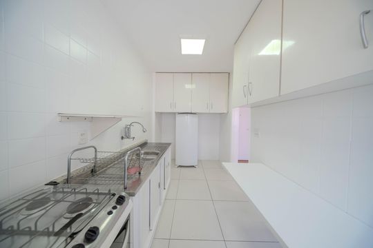 Cozinha de apartamento para alugar com 2 quartos, 72m² em Bela Vista, São Paulo