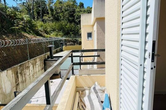 Casa de Condomínio para alugar com 2 quartos, 125m² em Jardim Santa Paula, Cotia