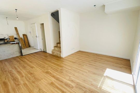 Casa de Condomínio para alugar com 2 quartos, 125m² em Jardim Santa Paula, Cotia